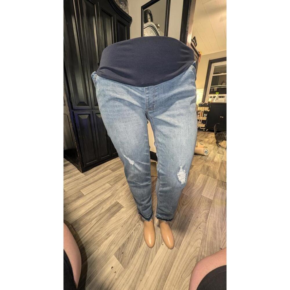 Time and Tru Maternity Distressed Skinny Jeans – Size XXL (20)